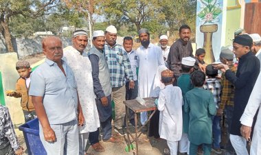 ख्वाजा गरीबनवाज़  सरकार के 813 वे उर्स के मौके पर कब्रिस्तान कमेटी ने खिलाई खीर