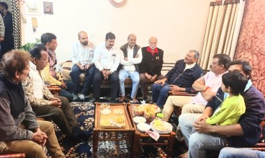 रतलाम आए विधानसभा नेता प्रतिपक्ष उमंग सिंगार का कांग्रेस नेताओं के निवास पर हुआ स्वागत सम्मान