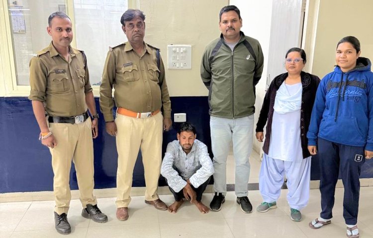 अंधे कत्ल का खुलासा : कॉटेज के कमरे में प्रेमी दूसरे की पत्नी से कर रहा था आशिकी पति ने रंगे हाथ पकड़ लिया और अपने दोस्तों के साथ मिलकर कर दी हत्या, 1 आरोपी पुलिस गिरफ्त में, 4 फरार आरोपियों की तलाश में जुटी पुलिस