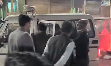 रतलाम पुलिस की 2 दिनों में अवैध सट्टे के 2 अड्डे पर दबिश, 11 आरोपियों के विरुद्ध कारवाई, 78 हजार रुपए जप्त, कार्रवाई स्थल पर पहुंची मीडिया से पुलिसकर्मियों ने की बदसलूकी भी