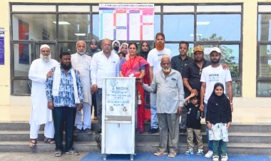 पानी पिलाना सबसे ज्यादा पुण्य का काम होता है, मरहूम हज्जानी बतुल बी की याद में सामाजिक संस्था वर्क फॉर कंपेशन ने मेडिकल कॉलेज में इंस्टॉल किया वॉटर कूलर, बिस्किट भी किए वितरित 