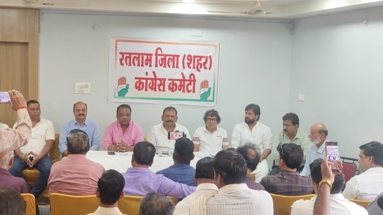 फेकू सरकार का फेकू बजट, नगर निगम बना भ्रष्टाचार का महासागर, सीवरेज में 150 करोड़ का घोटाला, बाजार बैठक शुल्क लेना धोखाधड़ी संपत्ति कर में 10 गुना अवैध वसूली-बोगस डायरिया, सिवरेज और संपत्ति कर को न्यायालय में चुनौती देंगे, भ्रष्टाचार के लिए बजट के आंकड़ों में करोड़ों की हेर फेर