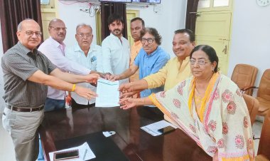 बाजार बैठक वसूली का नियम  विरुद्ध प्रस्ताव निरस्त करें, कांग्रेस ने निगम आयुक्त को दिया ज्ञापन, कांग्रेस बाजार बैठक वसूली के खिलाफ आंदोलन करेगी 