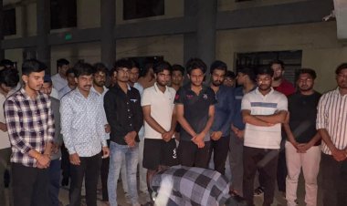 मेडिकल छात्रों ने पहलगाम हमले में हुए शहीदों को श्रद्धांजलि