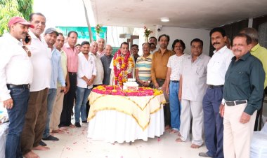 धूम धाम से मना काग्रेस के वरिष्ठ नेता एवं पंचमुखी हनुमान मंदिर के ट्रस्टी खुर्शीद अनवर का 75 वा जन्मदिन