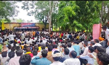 रामपुरिया भीलान के शम्भूसिंह गरवाल पर हुए जानलेवा हमले के ख़िलाफ़ जयस भील एकता मिशन ने शिवगढ़ में प्रदर्शन कर डीजीपी के नाम दिया ज्ञापन