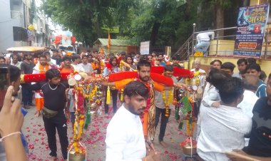 रतलाम में पंच परिवर्तन कावड़ यात्रा ; पंचमुखी हनुमान मंदिर पर विधिवत पूजन कर निकली कावड यात्रा, जगह जगह हुआ भव्य स्वागत , 100 से अधिक श्रद्धालु महाकालेश्वर के लिए रवाना