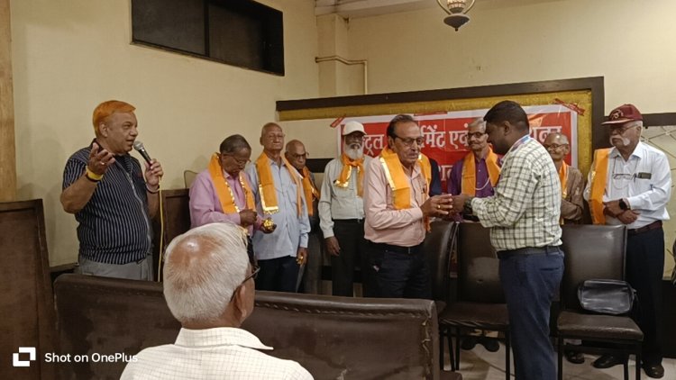 वरिष्ठों का सम्मान कर स्वयं सम्मानित हुआ – यादव