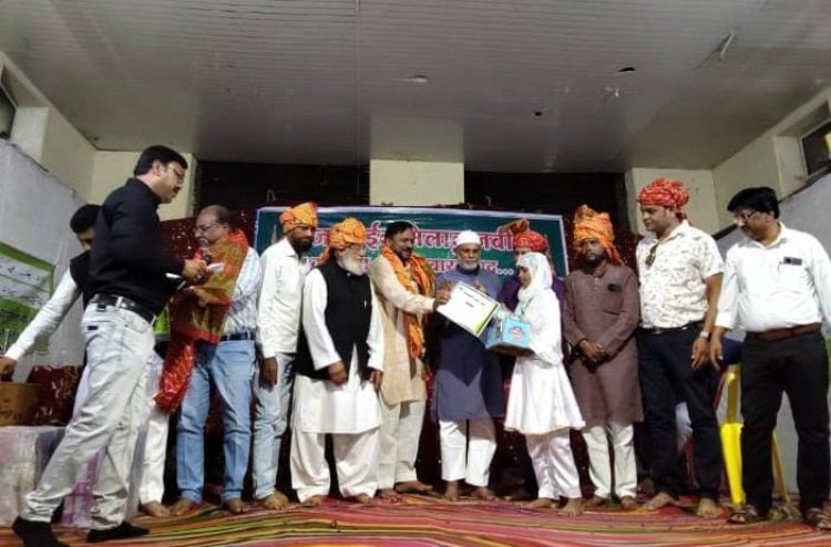 मदरसा चिश्तिया का सालाना जलसे का हुआ आयोजन, बच्चों ने सुनाई नात ए पाक,  तकरीरें की