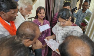 नवागत जिला पंचायत सीईओ वैशाली जैन का आजाद अध्यापक शिक्षक संघ रतलाम ने किया स्वागत और शिक्षकों की समस्याओं से अवगत करवाते हुए सौंपा ज्ञापन