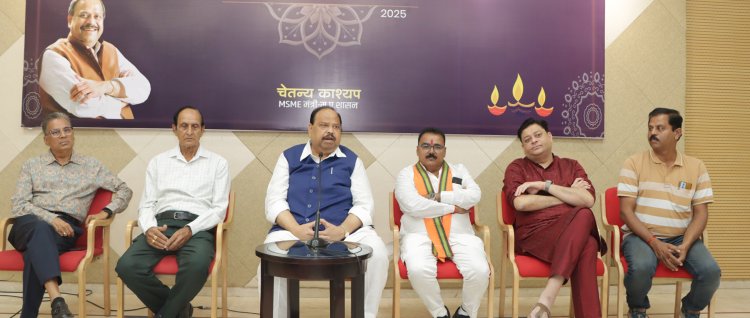 बच्चों को खेल मैदान तक लाना ही खेल चेतना मेला का उद्देश्य, खेल संयोजक दीप मिलन समारोह में  कैबिनेट मंत्री चेतन्य काश्यप