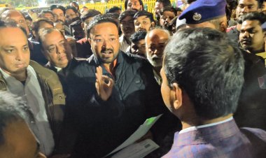 सीनियर डीसीएम के खिलाफ लगे मुर्दाबाद के नारे,  सीनियर डीसीएम की जीएम गुप्ता से रेल मंडल संघर्ष समिति ने की शिकायत, अन्य समस्याओं को लेकर भी सौंपा ज्ञापन