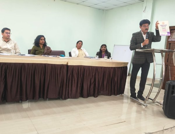 नावमुक्त परीक्षा का मंत्र और बोर्ड परीक्षा की तैयारी: उत्कृष्ट विद्यालय में पीएम मोदी का संबोधन और गोपनीय सामग्री का वितरण