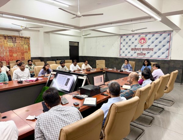 कलेक्टर का कड़ा रुख: सड़क हादसों पर लगाम के लिए ब्लैक स्पॉट सुधार और हेलमेट की अनिवार्यता पर जोर