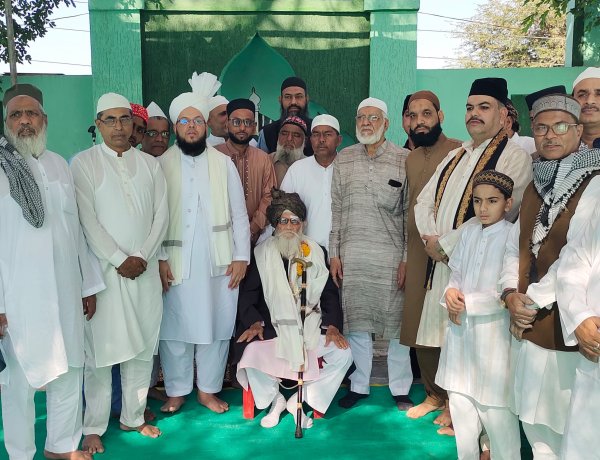 अकीदत और एहतराम के साथ मनाई गई ईद-उल-फित्र, मुल्क में अमन-चैन की मांगी गई दुआ