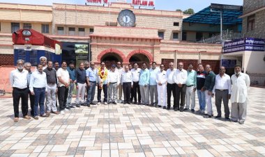 रेलवे के वरिष्ठ CTI और राष्ट्रीय फुटबॉलर शादाब खान सेवानिवृत्त: 37 वर्षों की शानदार पारी का हुआ समापन