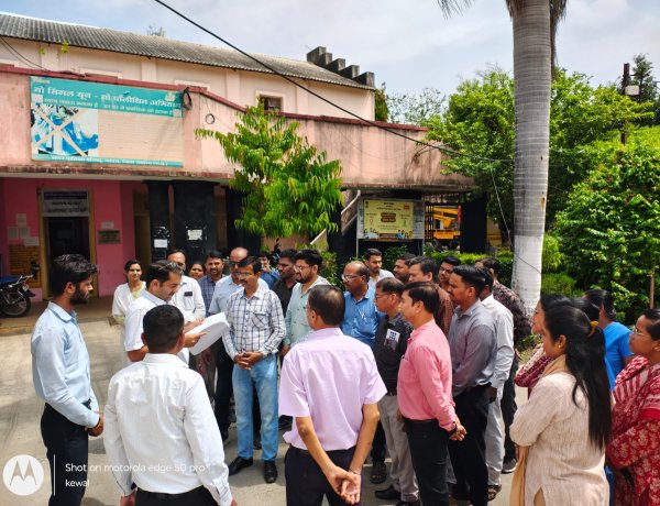 न्यायालय के सम्मान से समझौता नहीं! जावरा में वकीलों की टिप्पणी के खिलाफ भड़का न्यायिक कर्मचारी संघ, न्यायिक कर्मचारी संघ ने सौंपा ज्ञापन