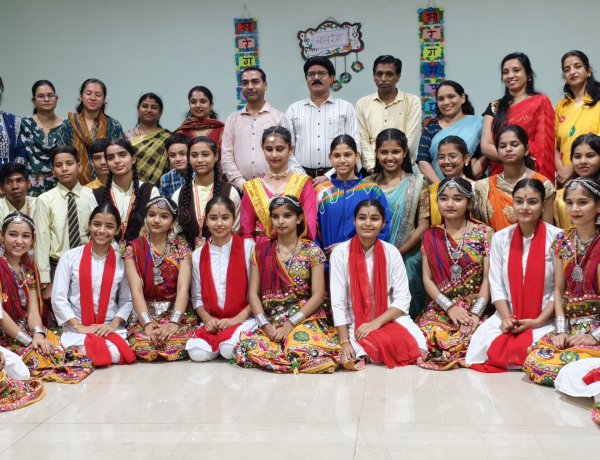 बालरंग प्रतियोगिता में उत्कृष्ट विद्यालय का दबदबा, 16 विधाओं में हासिल किया प्रथम स्थान  विकासखंड स्तरीय प्रतियोगिता में विद्यार्थियों का  शानदार प्रदर्शन 