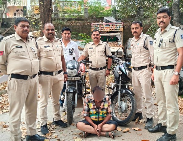 माणकचौक पुलिस की त्वरित कार्रवाई: 12 घंटे के भीतर दो मोटरसाइकिलें बरामद, एक आरोपी गिरफ्तार
