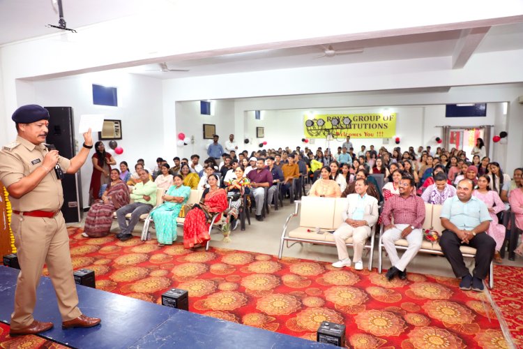 रॉयल कॉलेज में ‘आगाज़’ कार्यक्रम: यातायात नियमों के साथ मिला रोजगार व व्यक्तित्व विकास का अनमोल मार्गदर्शन